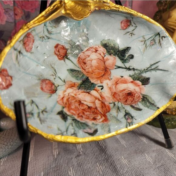 DECOUPAGE CLAM SHELL DECOUPAGE FLOWERS TRINKET DISH - Picture 2 of 7